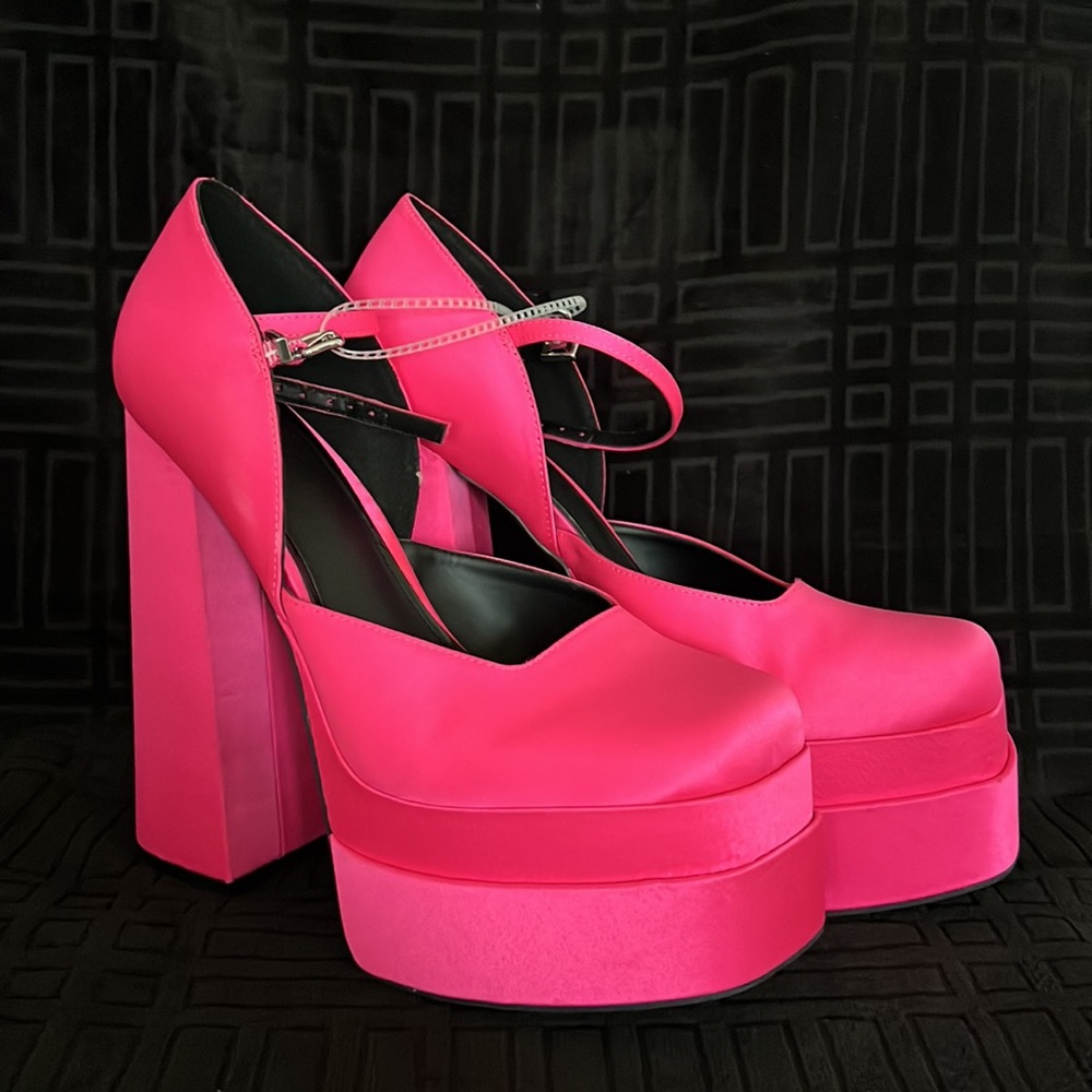 Gianni Bini Roya Matte Pink Satin Ankle Strap Double Platform Heels Sz 10 Barbie
